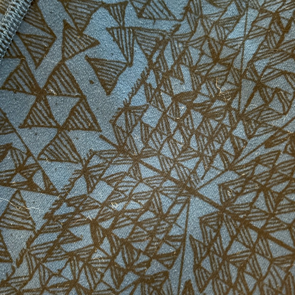 Lucy activewear blue patterned leggings